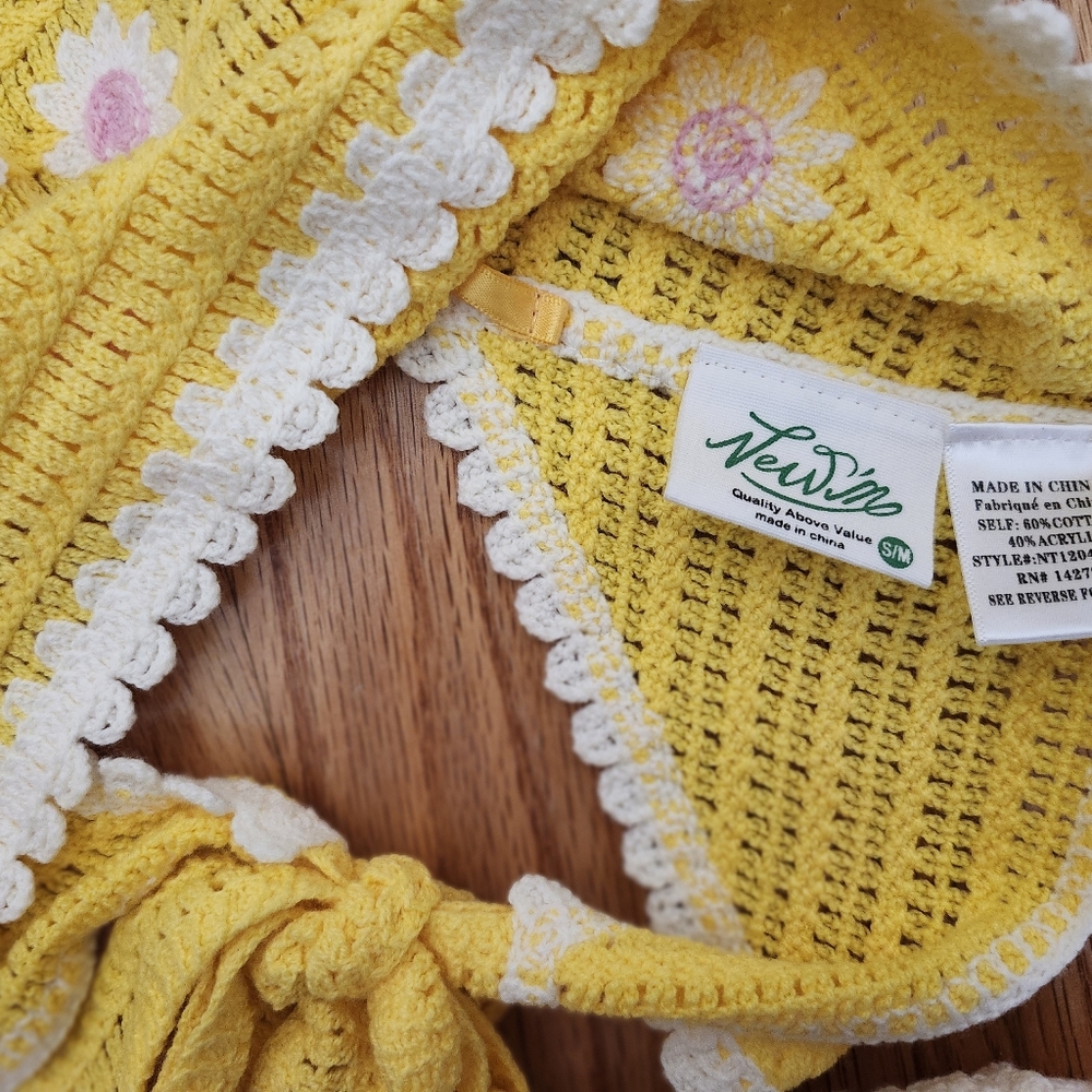 SOLD Crochet Daisy Print Two Piece Shorts Set With Halter Cami Tank Top Sz S/M - Picture 7 of 10